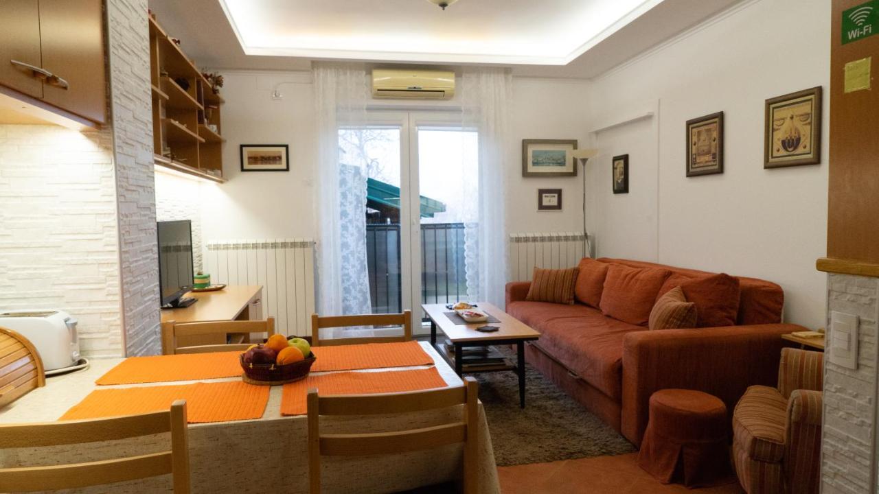 Apartment Akacija Gardens Βελιγράδι Εξωτερικό φωτογραφία