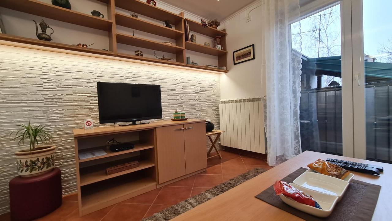 Apartment Akacija Gardens Βελιγράδι Εξωτερικό φωτογραφία