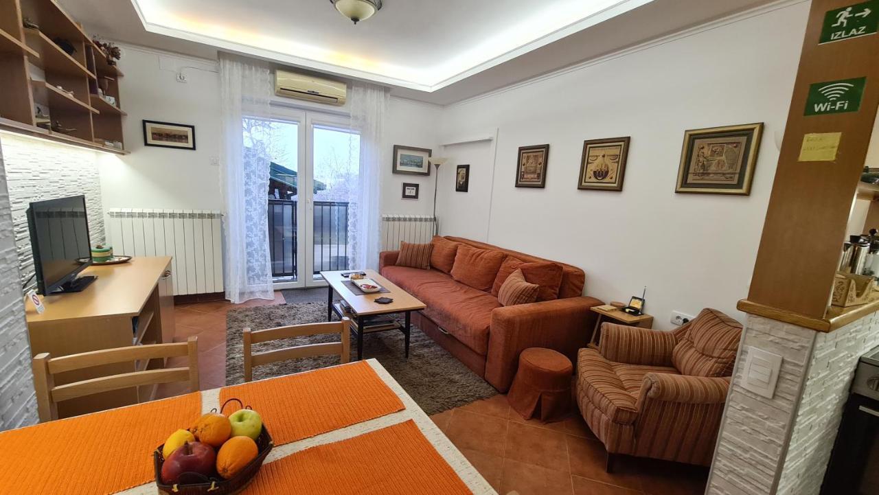 Apartment Akacija Gardens Βελιγράδι Εξωτερικό φωτογραφία
