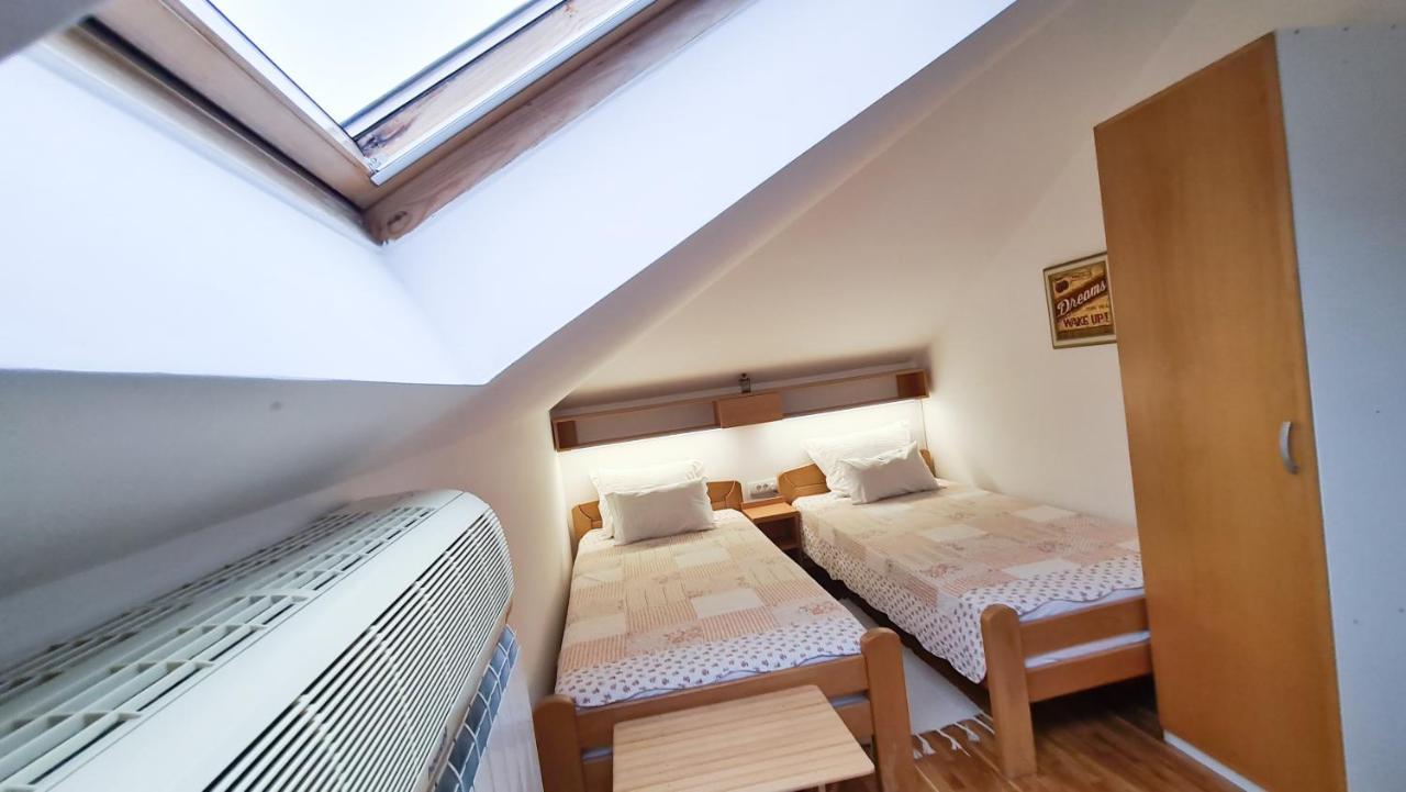 Apartment Akacija Gardens Βελιγράδι Εξωτερικό φωτογραφία