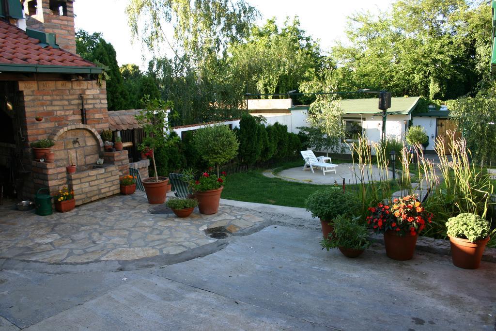 Apartment Akacija Gardens Βελιγράδι Εξωτερικό φωτογραφία